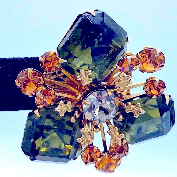 Vintage Unique Design Gold Tone With Smokey Green And Brown Rhinestone Brooch - Picture 3 of 6